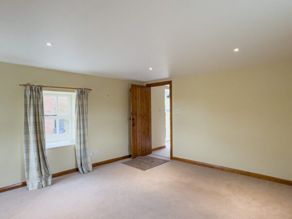 Osgoodby, Osgoodby Hall, YO7