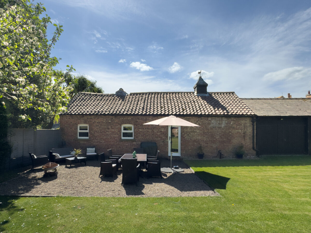 Orchard House and The Stables - Long Street, Topcliffe, YO7