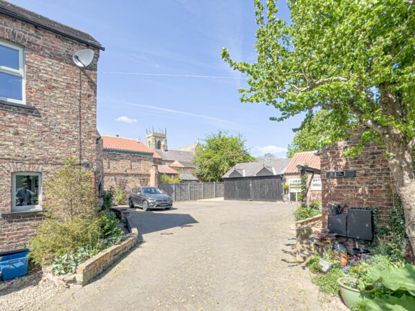 Orchard House and The Stables - Long Street, Topcliffe, YO7