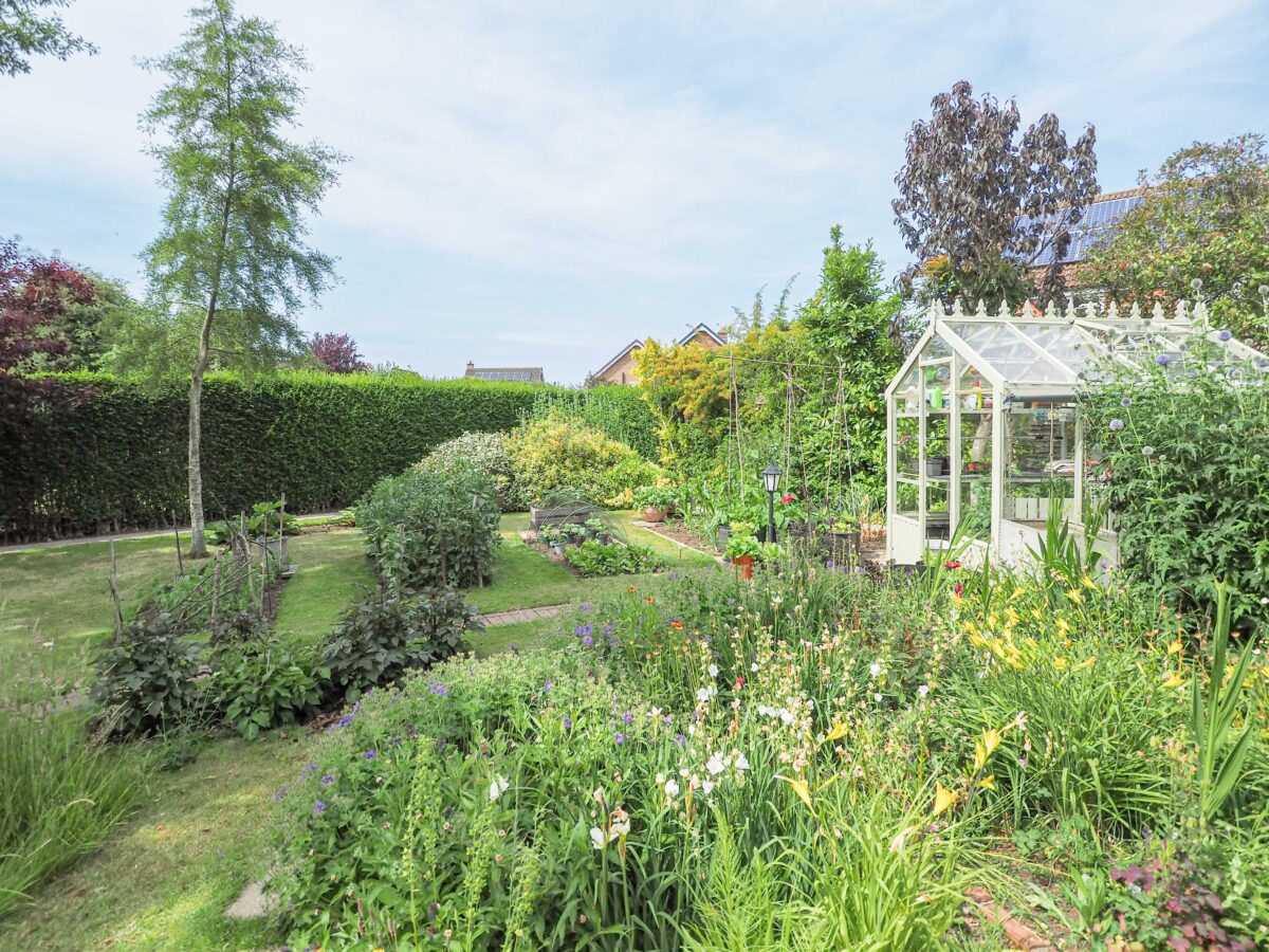 Topcliffe Road, Sowerby, YO7
