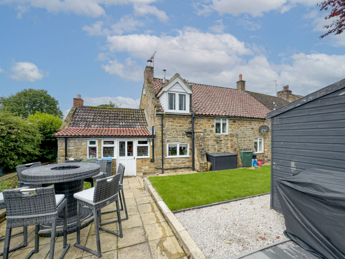 South End, Borrowby, YO7