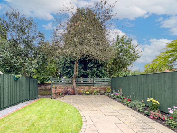 Deans Square, Topcliffe, YO7