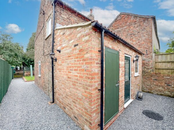 Deans Square, Topcliffe, YO7