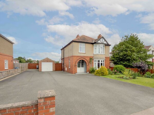 Topcliffe Road, Sowerby, YO7